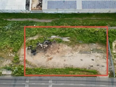 Commercial Lot in High-Traffic Area