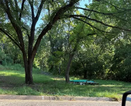 Land Parcel in Athens, Texas