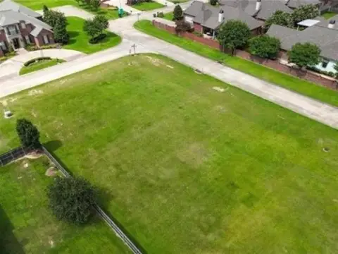 Prime Corner Lot in Windsor
