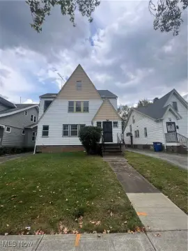 Renovated Triplex in Cleveland
