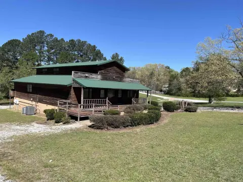 Multi-Use Property on Highway 5