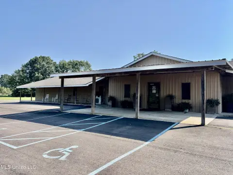 Established Restaurant on Highway 98