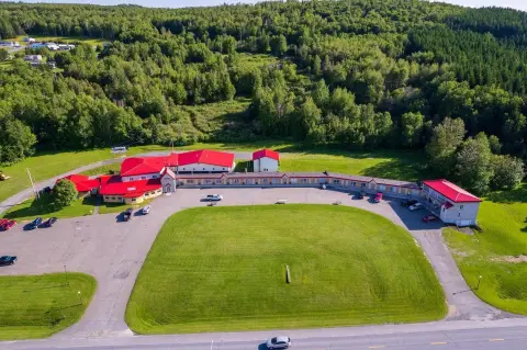 Motel with On-Site Restaurant