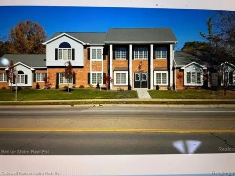 Waterford Commercial Building with M-59 Frontage