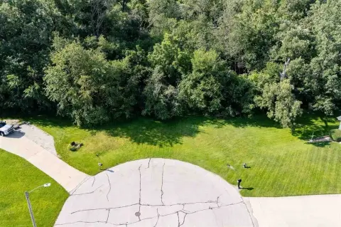 Residential Land in Quiet Cul-de-Sac