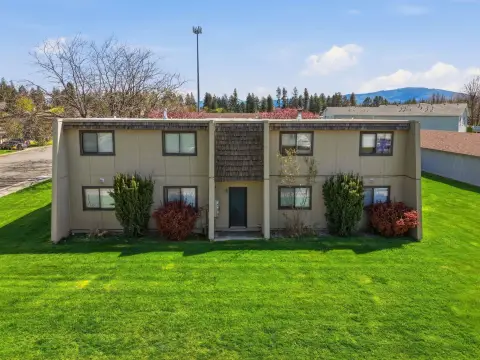 Two-Story Four-Unit Quadplex
