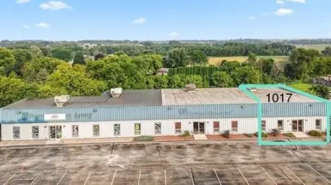 Versatile Retail or Office Space