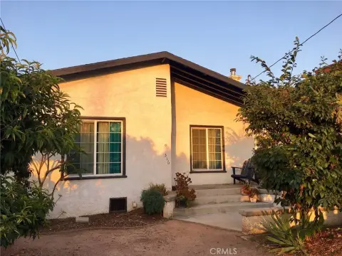 Gated Duplex With Private Yards