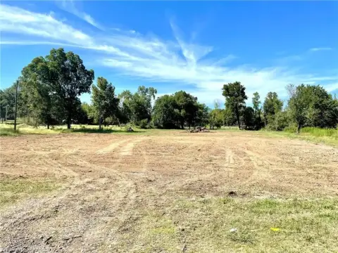 Picture of Retail properties at W Ray Fine Blvd 105, Roland, OK