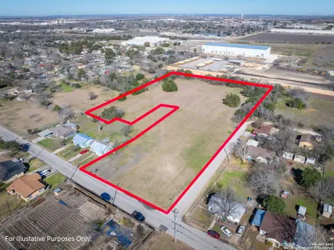 Residential Land in Seguin, TX