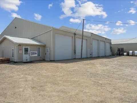 Versatile Commercial Warehouse Suites