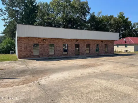 Liberty, MS Commercial Building