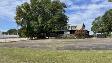 High-Visibility Commercial Building For Sale