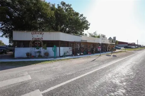 Zephyr Retail Property on Highway