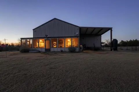 Barndominium on 30 Acres in Texas