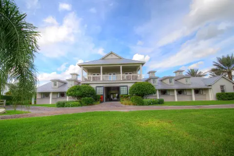 Equestrian Property in Saddle Train