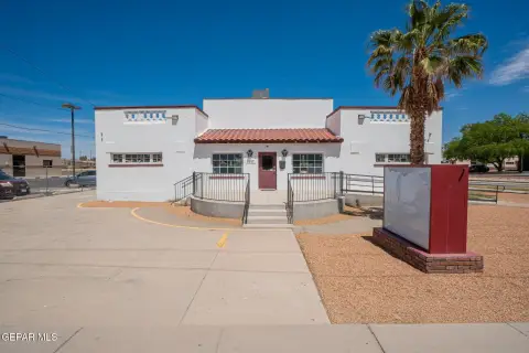 Renovated Historic Building Near Ysleta