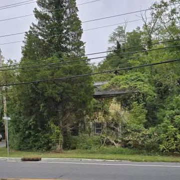 Large Corner Lot Near Beaches