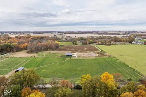 7-Acre Zionsville Property with Carriage House