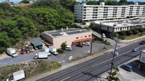 Bakery Retail Building with Solar