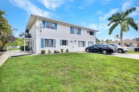 Lakefront Triplex With Deeded Dock