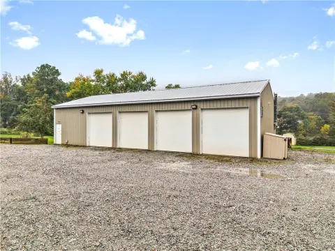 Mixed-Use Garage with Residence