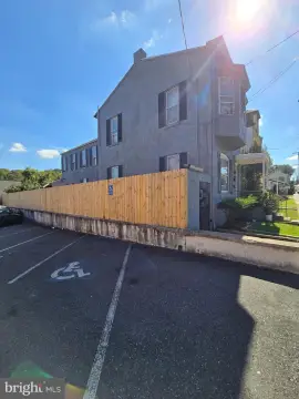 Spacious Two-Unit Investment Opportunity