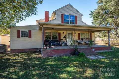 Historic Mixed-Use Property, Iron Station
