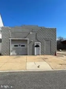 Auto Repair Garage with Lot