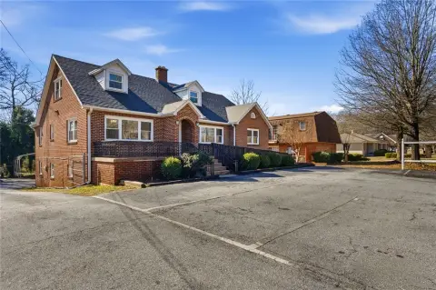 Versatile Residential Office Space