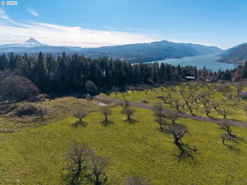 Land with Columbia River Views