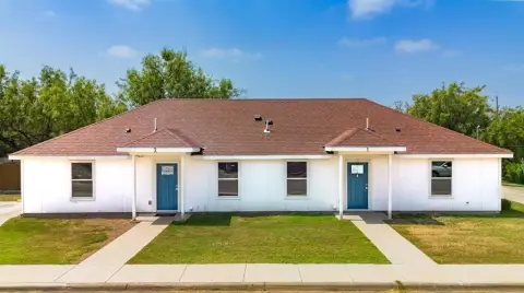 Eagle Pass Duplex on Corner