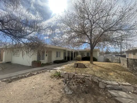 Albuquerque Multifamily Property Near UNM