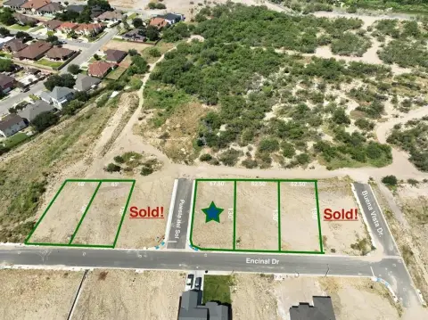 Residential Corner Lot in Eagle Pass