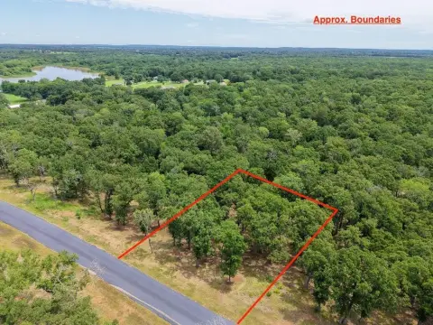 Upscale Lot with Deeded Boatslip