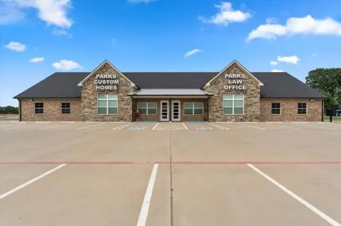 Premium Office Building on Highway 175