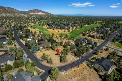 Residential Lot in Eagle Crest