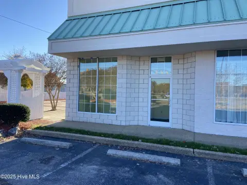 Commercial Unit in Elizabeth City
