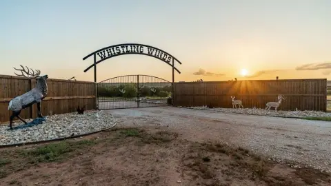 North Texas Ranch with Lodges
