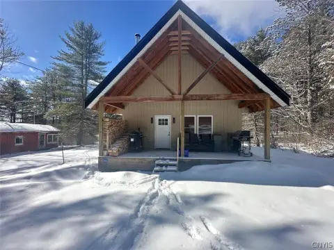 Secluded Cabin with Pond and Stream