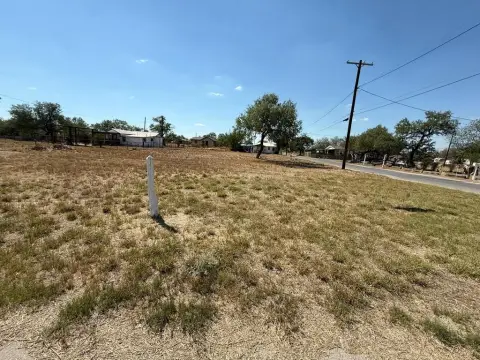 Residential Land in Carrizo Springs