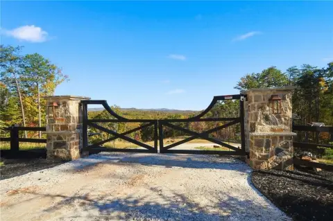 90+ Acre Mountain Estate Land