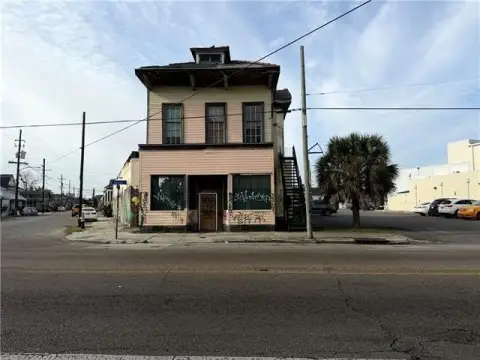 High-Visibility Commercial Property, New Orleans