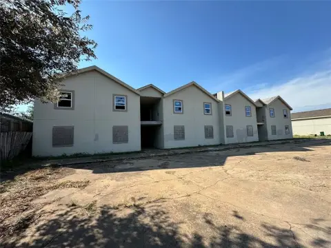 32-Unit Apartment Complex Investment