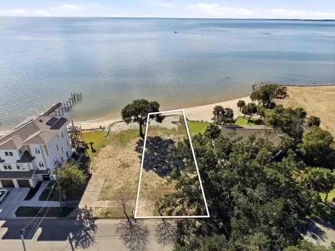 Waterfront Lot Downtown Pensacola