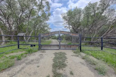 30-Acre Ranch Development Land