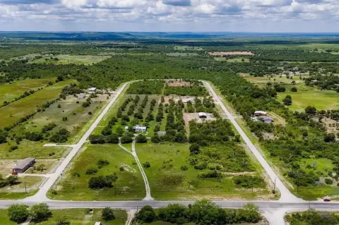 Versatile Land in Oak Point Estates
