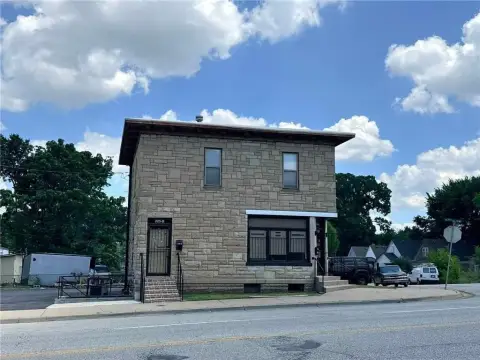 Small Office Space with Off-Street Parking