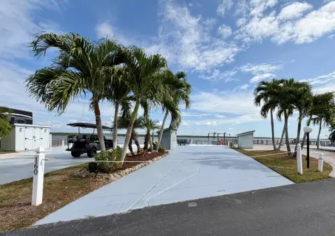 Waterfront RV Lot on Chokoloskee