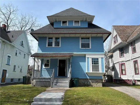 Rochester Multifamily Property with Income